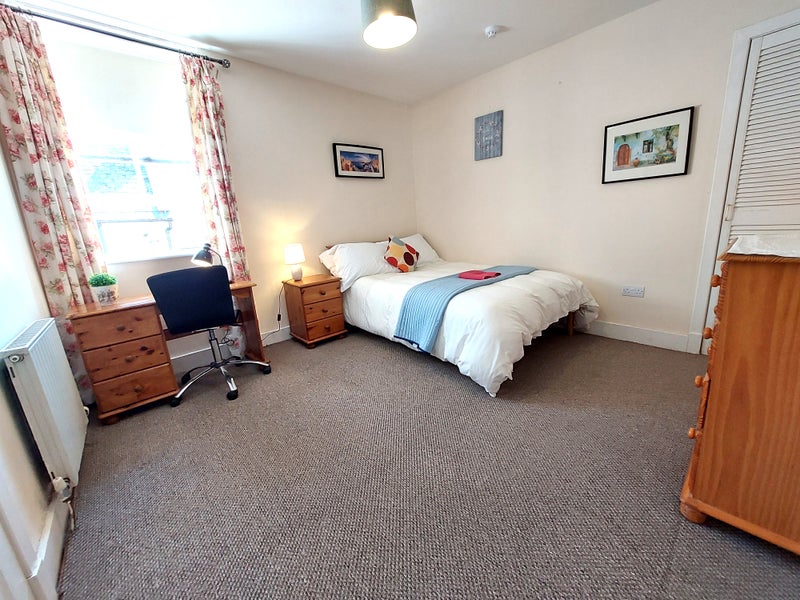 Photo 1: ensuite room - £690/mo