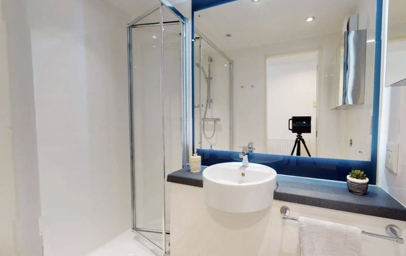 Photo 1: reference image of a single en-suite