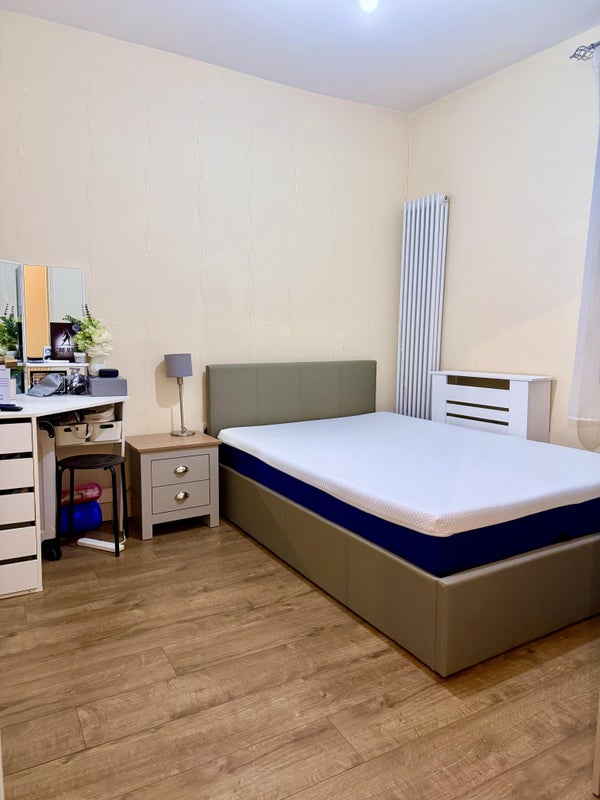 Photo 1: Very cozy and clean 