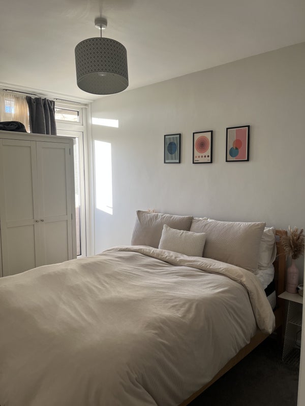 Photo 1: Double bed room 