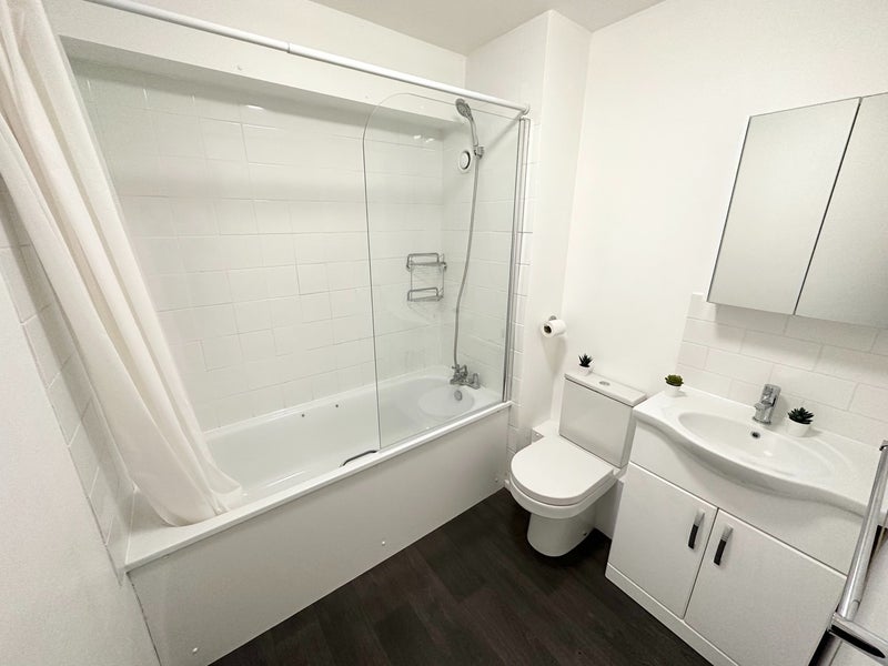 Photo 1: Bathroom