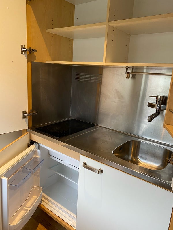 Photo 1: Kitchen area