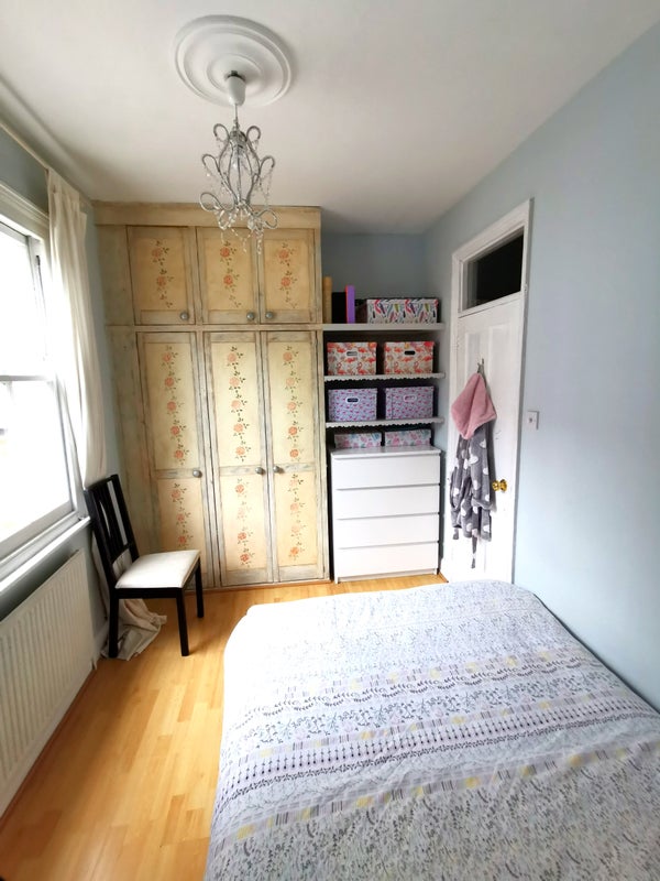 Photo 1: Furnished Double Bedroom