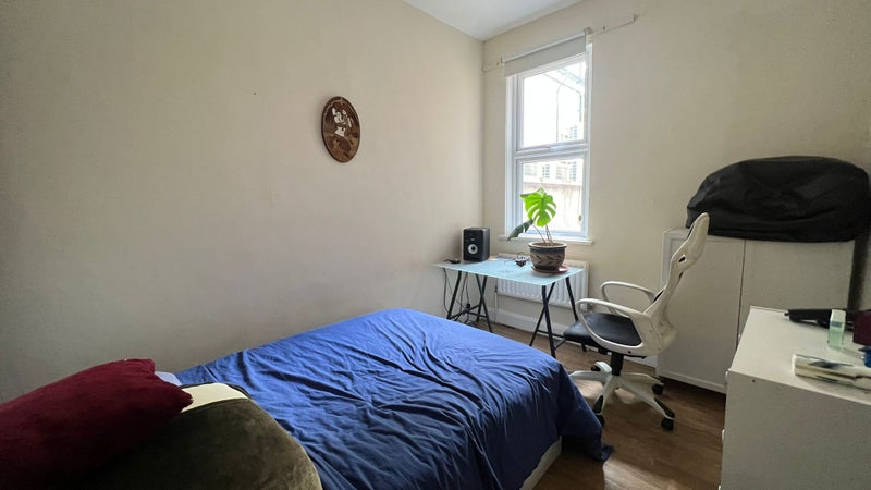 Photo 1: double room 