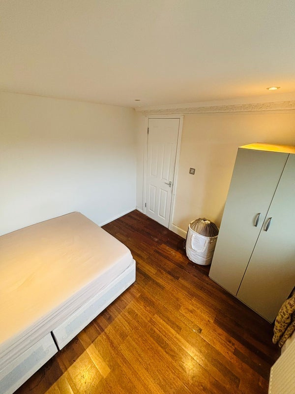 Photo 1: Double Room - £850