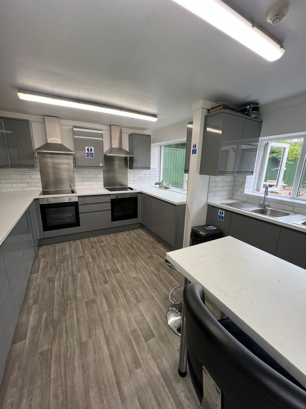 Photo 1: Ground floor Kitchen