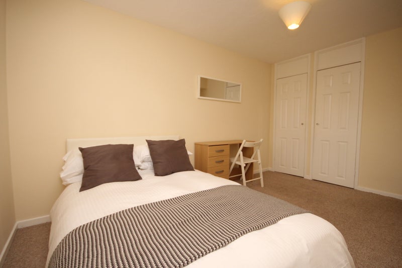 Photo 1: Room 2 £625