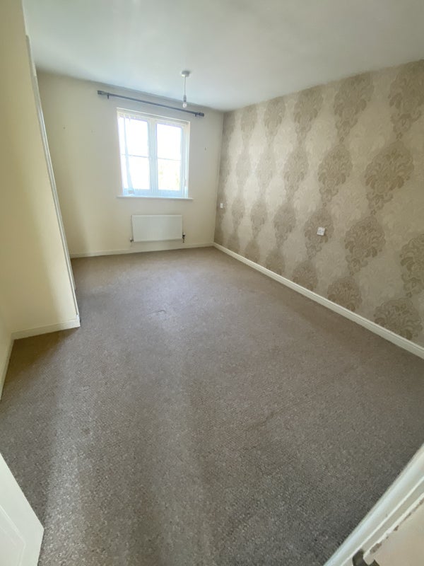 Photo 1: En-suite room 