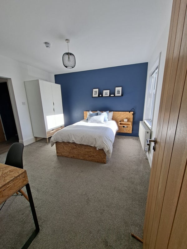 Photo 1: Room 4 - Large Studio style with ensuite and kitchenette - £870pcm