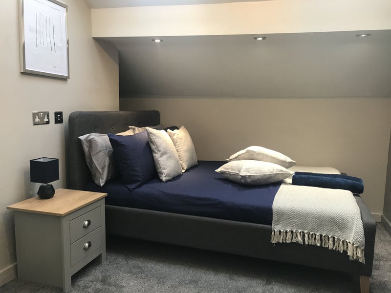 Photo 1: Ensuite Bedroom 5