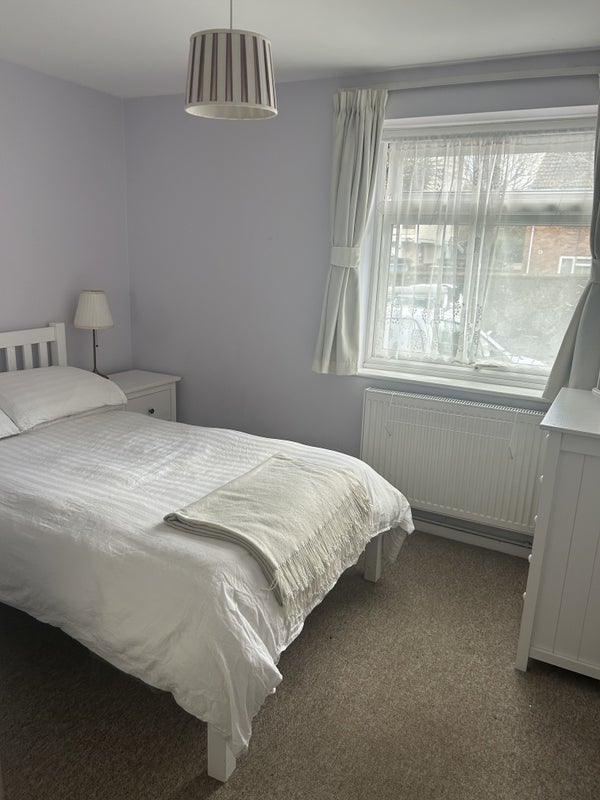 Photo 1: Bedroom