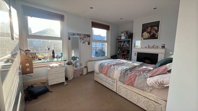 Photo 1: Large double room 