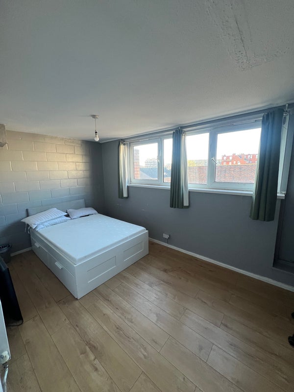 Photo 1: Double room