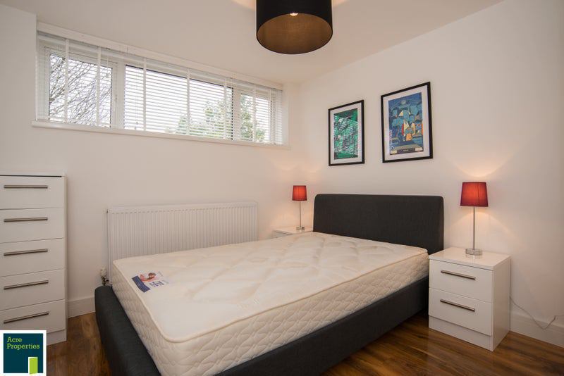 Photo 1: Bedroom 5 £925PCM - available NOW