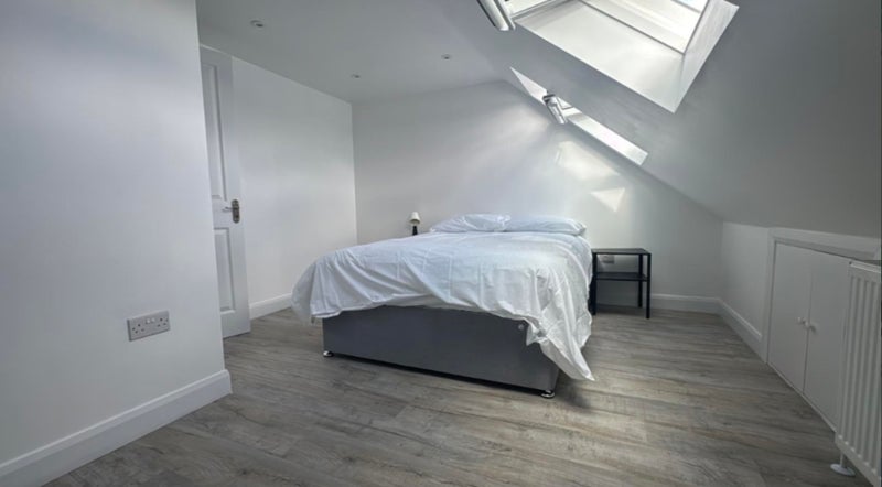 Photo 1: Double room (£950pcm)