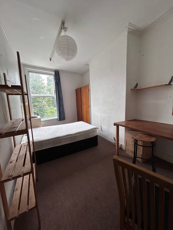 Photo 1: Can send more photos of the room decorated just dont have them right now!!