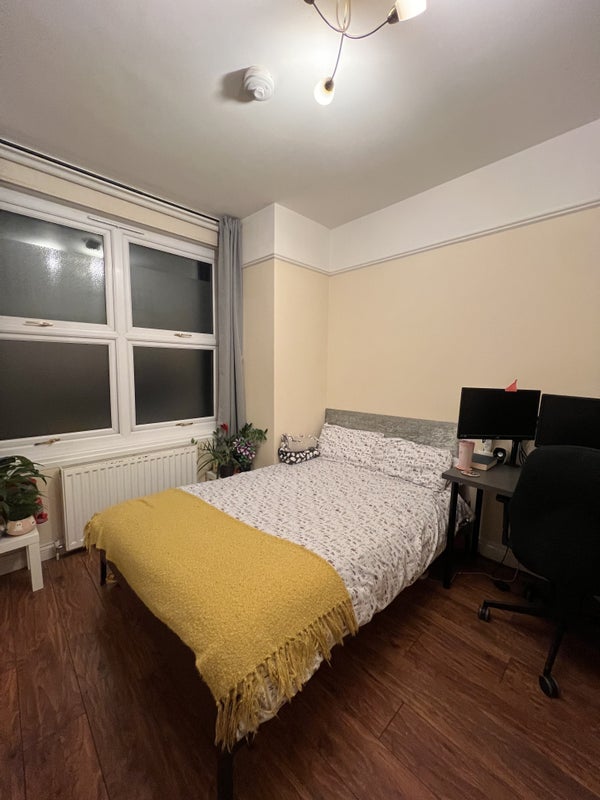 Photo 1: Ground Floor Double Bedroom available from 1st Jan 2026