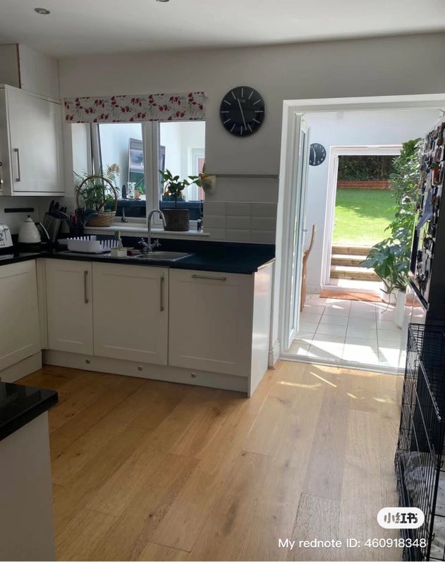 Photo 1: Kitchen and dinning room 