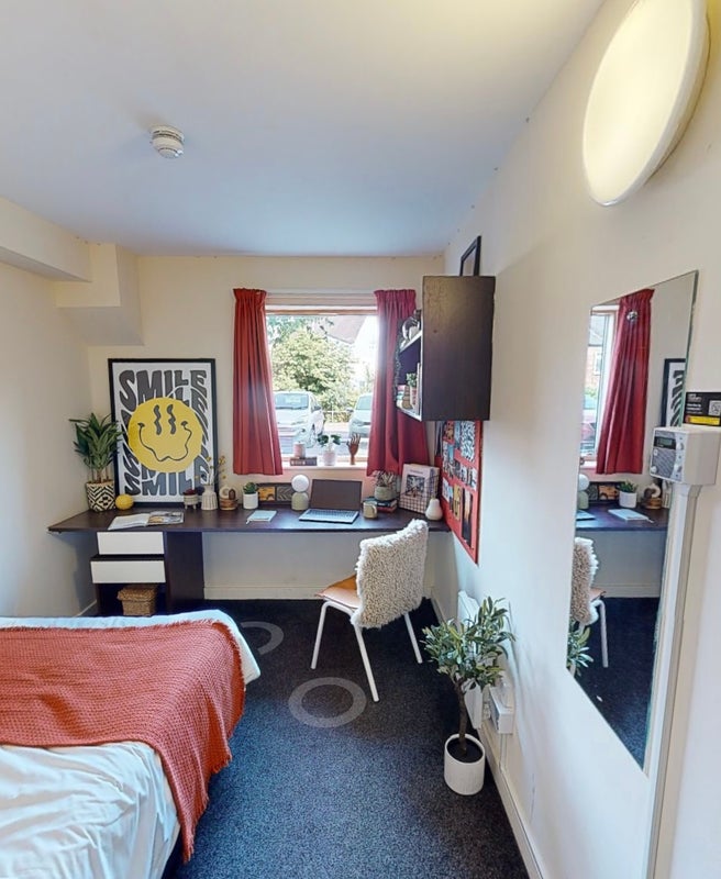 Photo 1: Photo is off the untie students website 