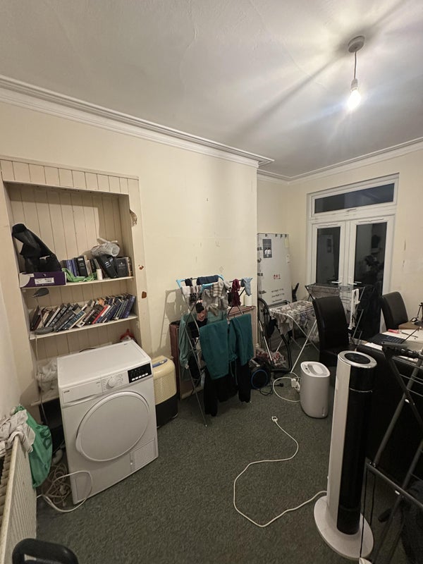 Photo 1: Dining/washing room