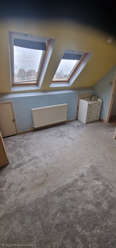 Photo 1: Double room with en-suite 