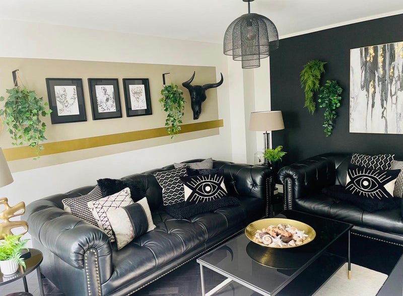 Photo 1: Living room