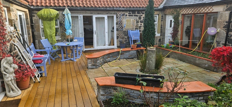 Photo 1: Secluded garden