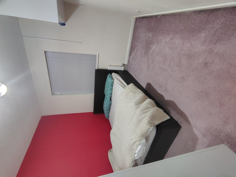 Photo 1: Double bedroom 