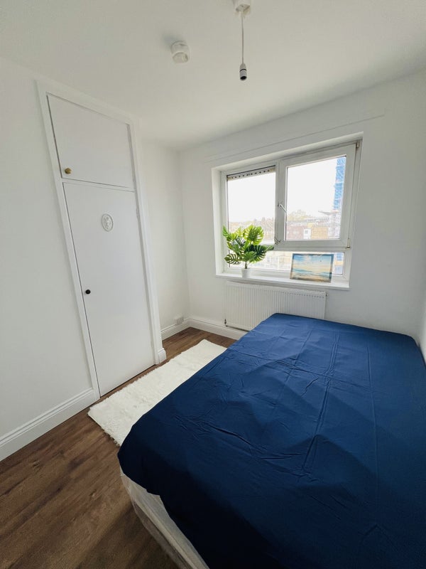 Photo 1: Double Room (£770) - All Bills Included