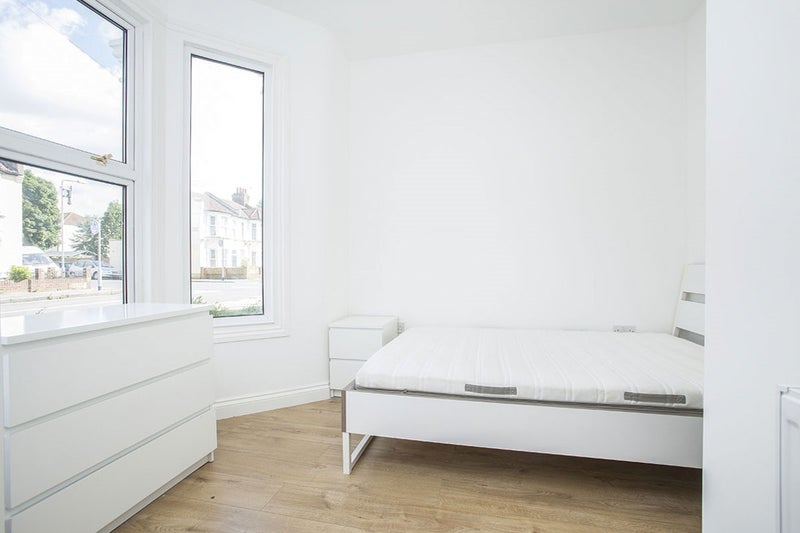 Photo 1: Room 1 £750 PCM