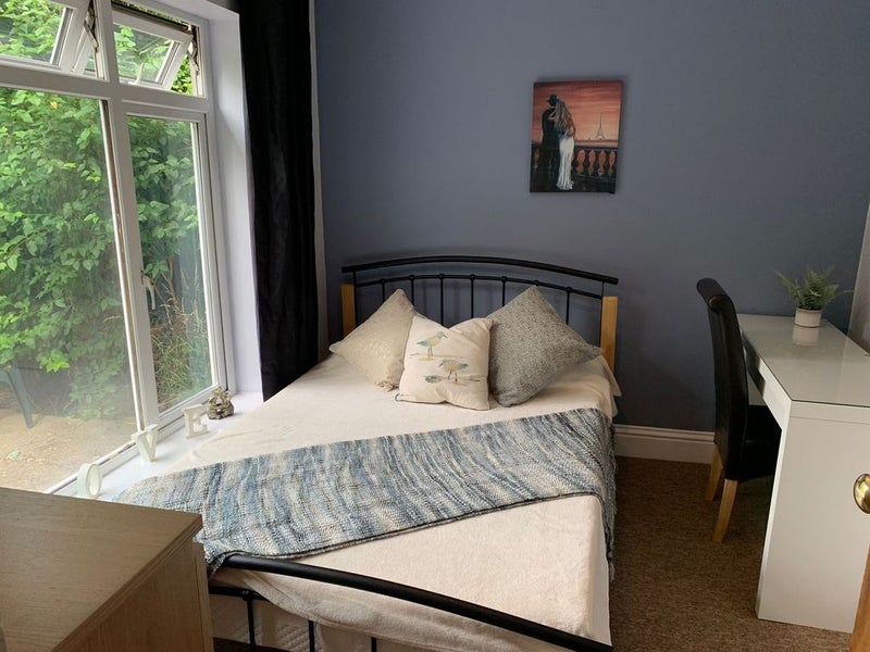 Photo 1: Groun floor double room