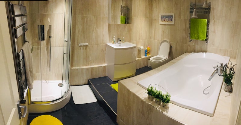 Photo 1: Nice bathroom for all ground floor