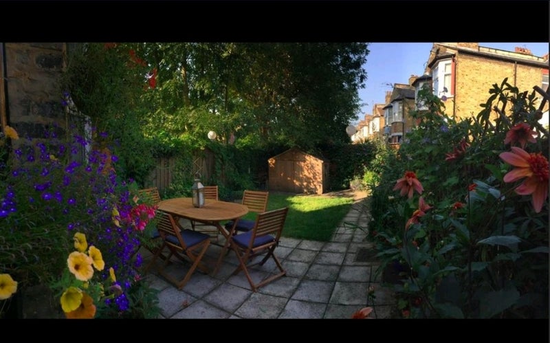 Photo 1: Private garden