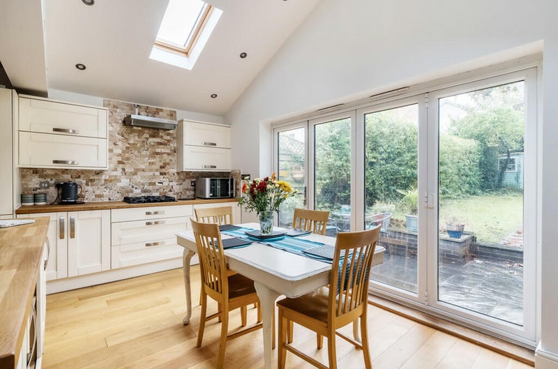 Photo 1: Kitchen diner