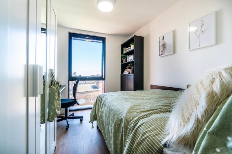 Photo 1: Standard bedroom 