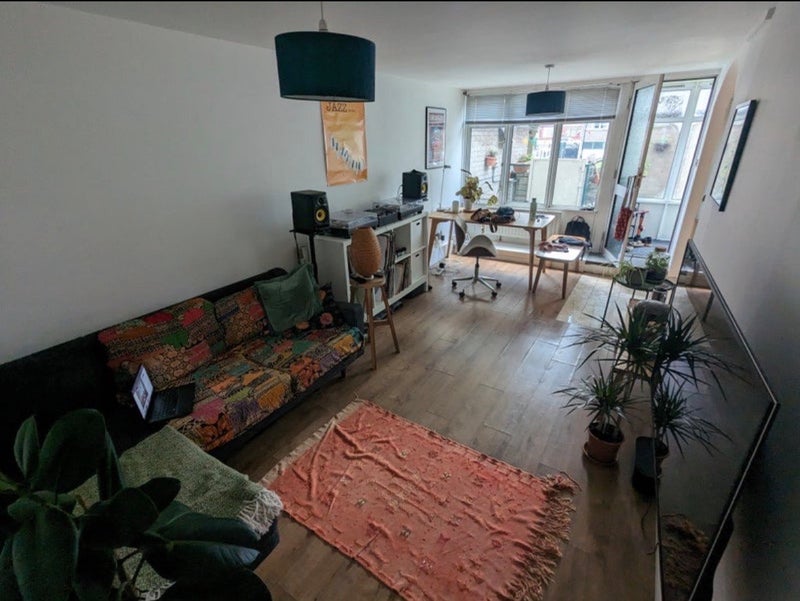 Photo 1: Share living room 