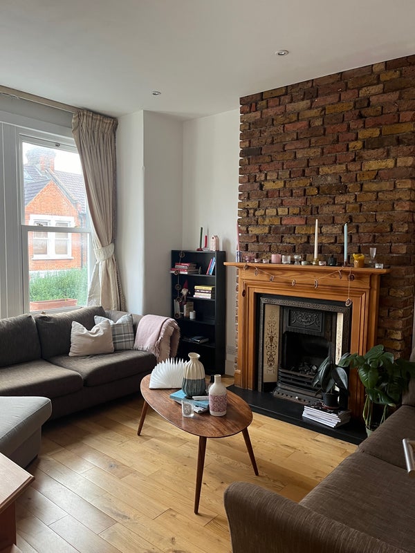 Photo 1: Living room