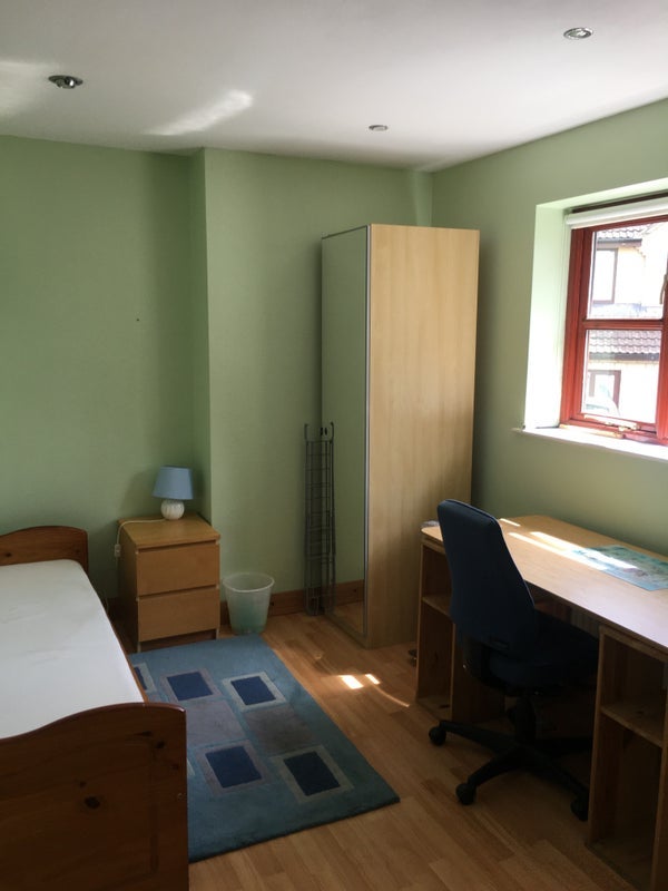 Photo 1: ground-floor bedroom