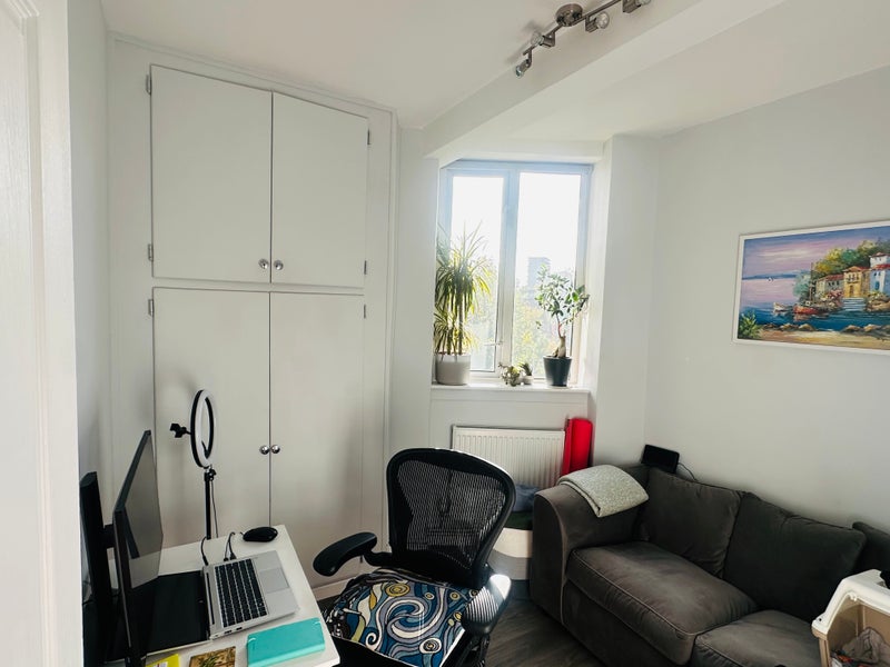 Photo 1: Room being rented