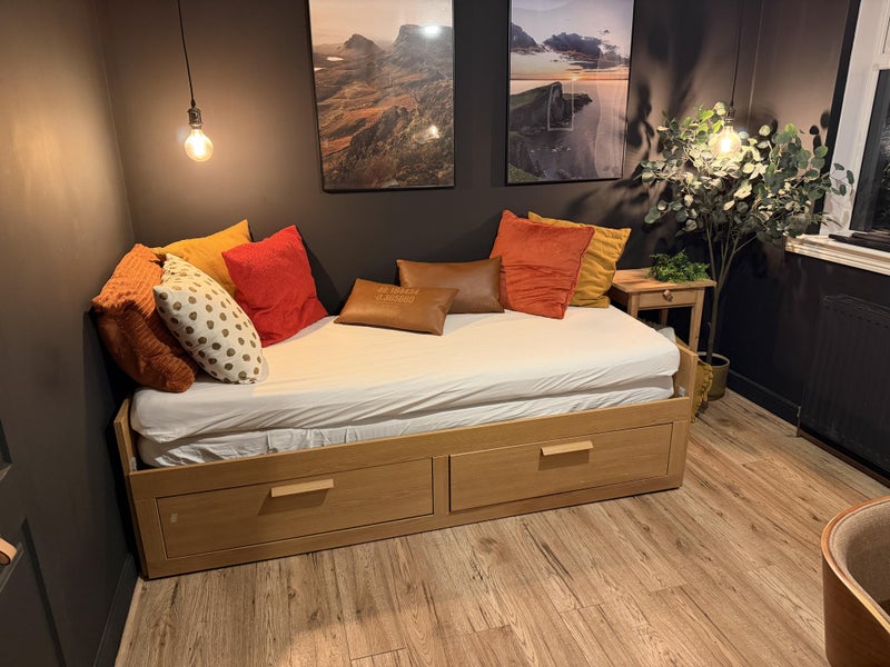 Photo 1: Private room: single or double bed