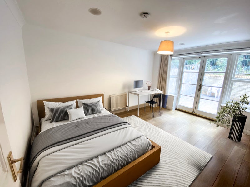 Photo 1: Room 2 - £630