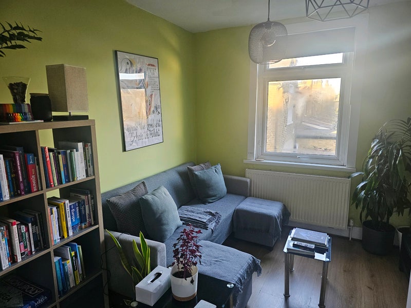 Photo 1: Lounge area