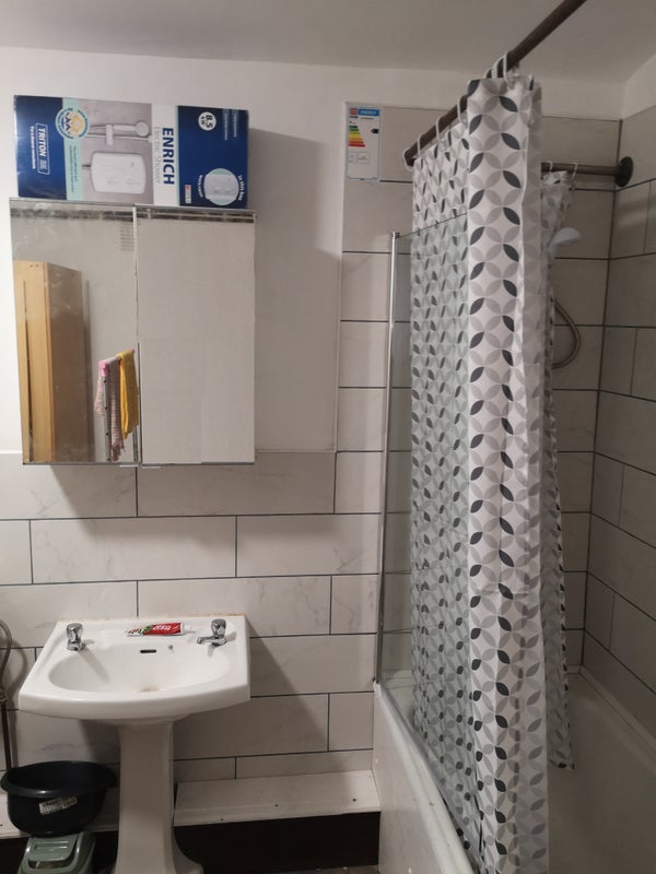 Photo 1: New tiles, new electric shower, new shower screen, 