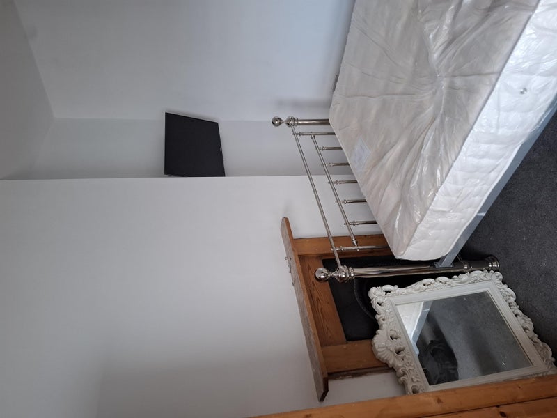 Photo 1: Newly decorated double room 