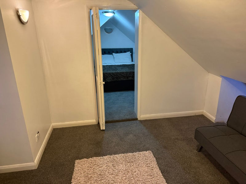 Photo 1: ROOM 6 STUDIO