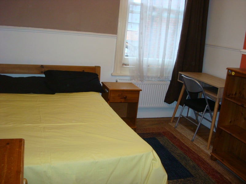 Photo 1: Bedroom 1 Pic 1