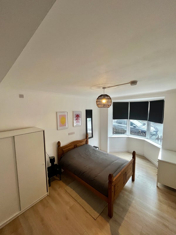 Photo 1: Room 1 (£120pw)