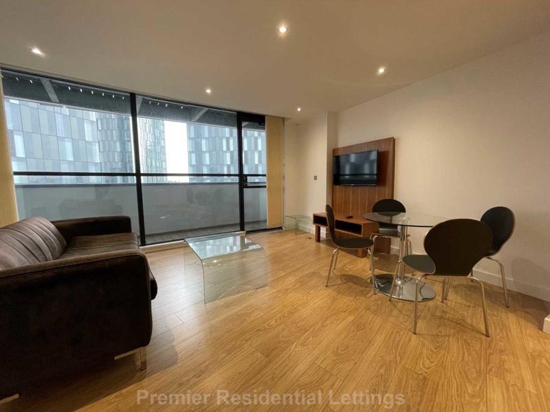 Photo 1: Shared living room with acces to balcony 