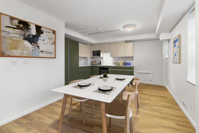 Photo 1: kitchen/living area