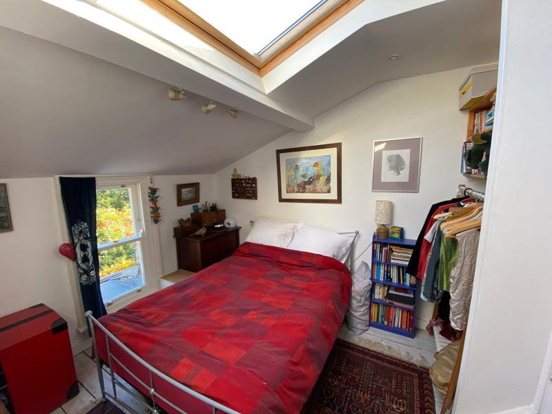 Photo 1: Bedroom for rent